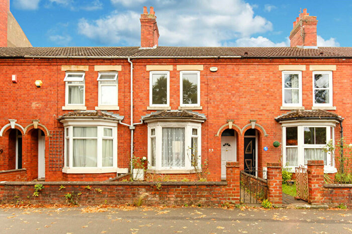 3 Bedroom Terraced House For Sale In Hatton Park Road, Wellingborough, NN8