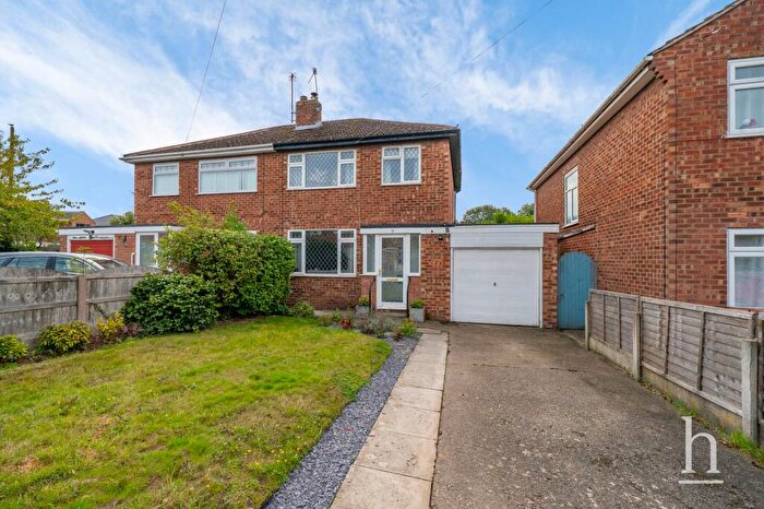 3 Bedroom Semi-Detached House For Sale In Prenton Farm Road, Prenton, CH43
