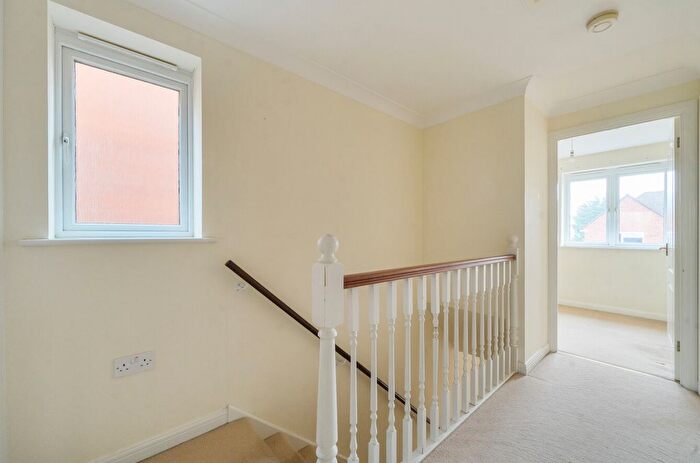 3 Bedroom End Of Terrace House For Sale In Godalming, Surrey, GU7