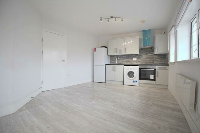 2 Bedroom Flat To Rent In Bellegrove Road Welling, DA16