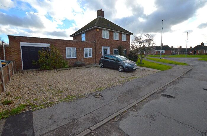 4 Bedroom Detached House For Sale In Montgomery Close, Stewartby, MK43