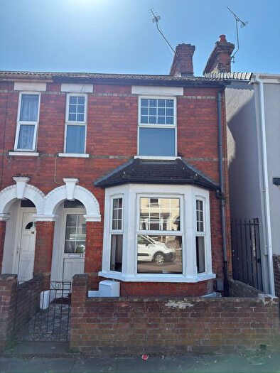 3 Bedroom Semi-Detached House To Rent In Eastville Road, Bedford, MK42