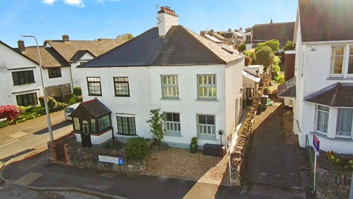 3 Bedroom Semi-Detached House For Sale In Highwalls Road, Dinas Powys, CF64