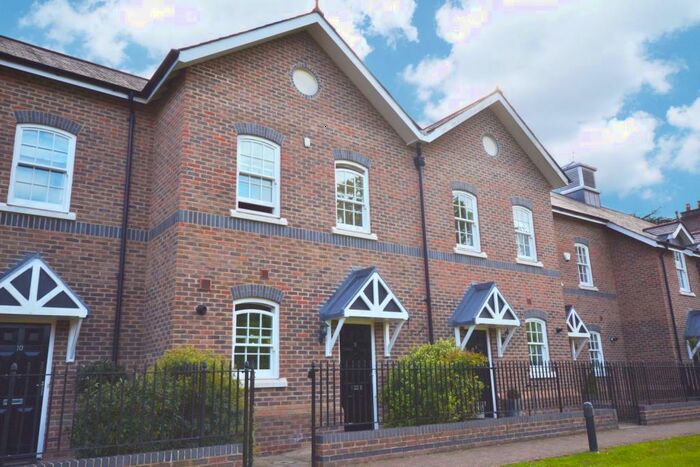 3 Bedroom Terraced House To Rent In Westerham Road Holwood Estate, BR2