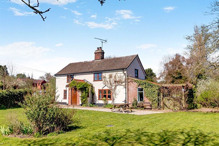 4 Bedroom Detached House For Sale In Common Lane, Brampton, Norwich, NR10