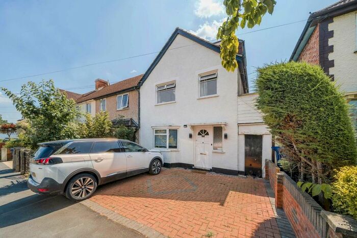 4 Bedroom Semi-Detached House To Rent In Long Drive, London, W3