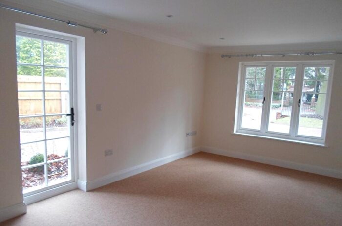 2 Bedroom Flat To Rent In Glenferness Avenue, Bournemouth, Dorset, BH4