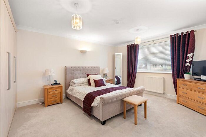 4 Bedroom Detached House For Sale In The Birches, Ampthill Road, Flitwick, MK45