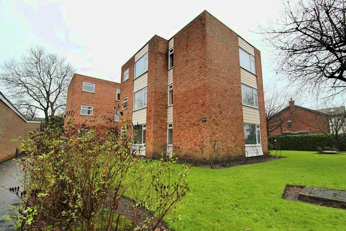 2 Bedroom Flat To Rent In Heaton Court, Heaton Moor Road, Heaton Moor, Stockport SK4