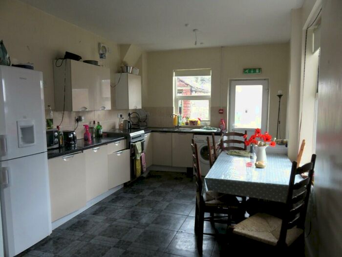 5 Bedroom Terraced House To Rent In Harlaxton Drive, Nottingham, Nottinghamshire, NG7