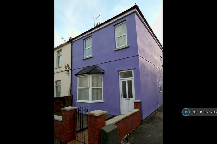 3 Bedroom Terraced House To Rent In Elm Street, Cardiff, CF24