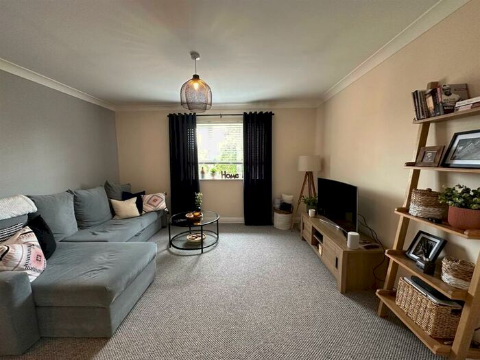 2 Bedroom Flat For Sale In Fellowes Road, Fletton, Peterborough, PE2