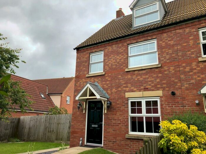3 Bedroom Town House To Rent In Frome Walk, Spalding, PE11