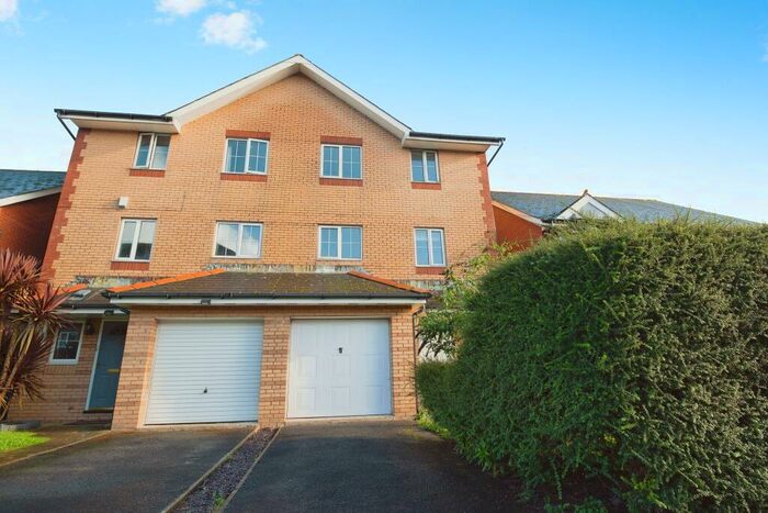 5 Bedroom Semi-Detached House To Rent In Kestell Drive, CF11