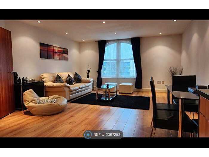 2 Bedroom Flat To Rent In Thames Edge Court, Staines-Upon-Thames, TW18