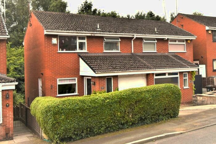 3 Bedroom Semi-Detached House To Rent In Unsworth Avenue, Tyldesley, M29