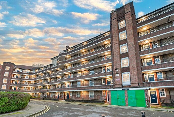 3 Bedroom Flat To Rent In Aspen Gardens, Hammersmith, London, W6