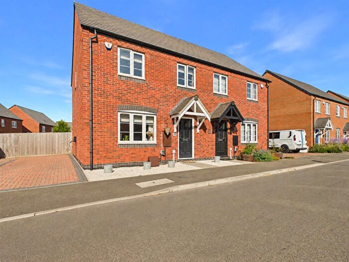 3 Bedroom Semi-detached House For Sale In Robinson Way, Rugeley, WS15