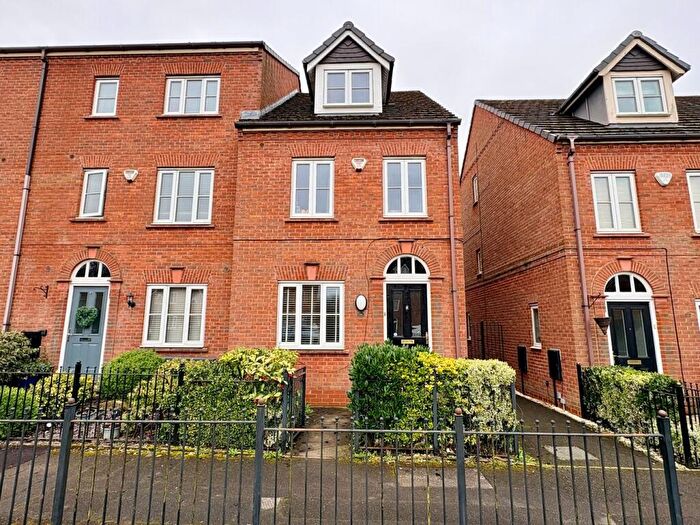 3 Bedroom Town House For Sale In Hallbridge Gardens, Bolton, BL1