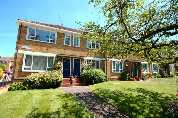 3 Bedroom Flat To Rent In Abbey Court, Camberley, GU15