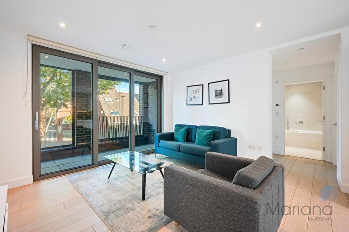 2 Bedroom Apartment To Rent In Wentworth Street, Spitafields, London, E1
