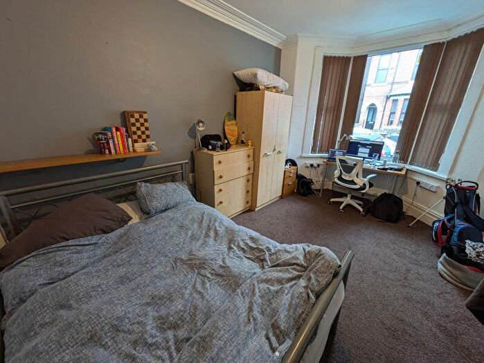 5 Bedroom Semi-Detached House To Rent In Midland Avenue, Nottingham, NG7
