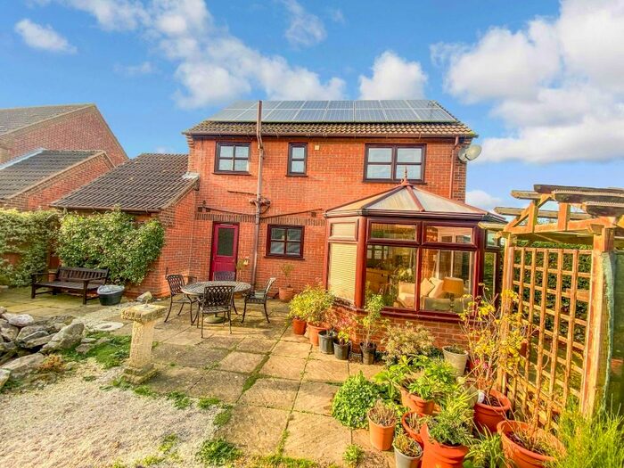 Houses for sale & to rent in PE14 7BP, Blackbear Lane, Walsoken, West