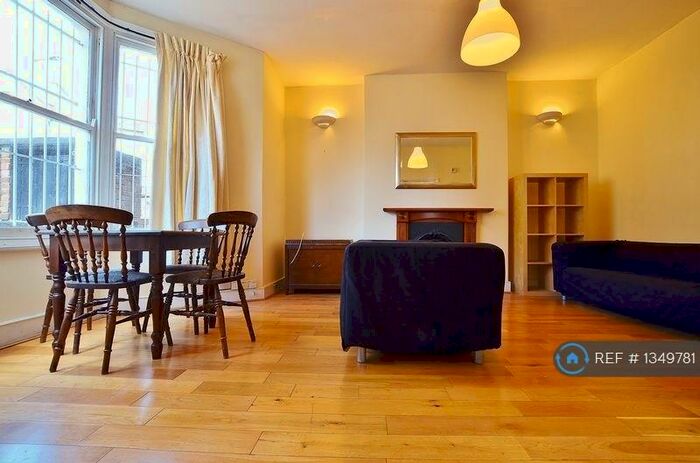 2 Bedroom Flat To Rent In St Marks Rise, London, E8