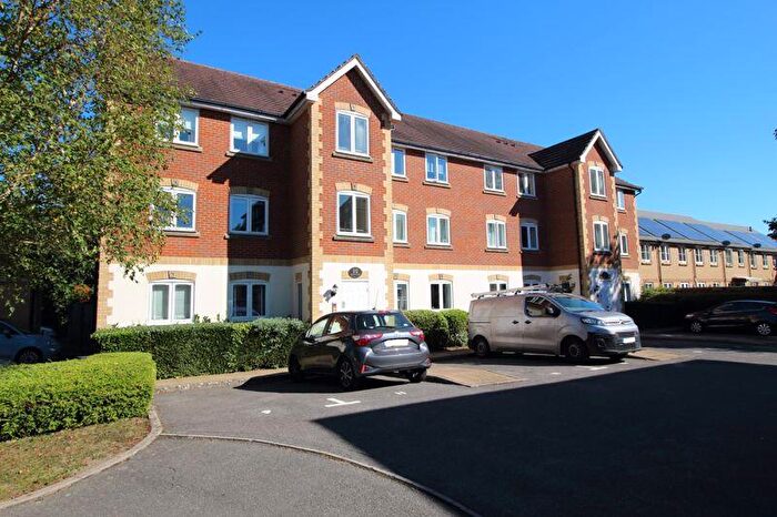 2 Bedroom Flat To Rent In * Month Let Only* Caterham On The Hill, CR3