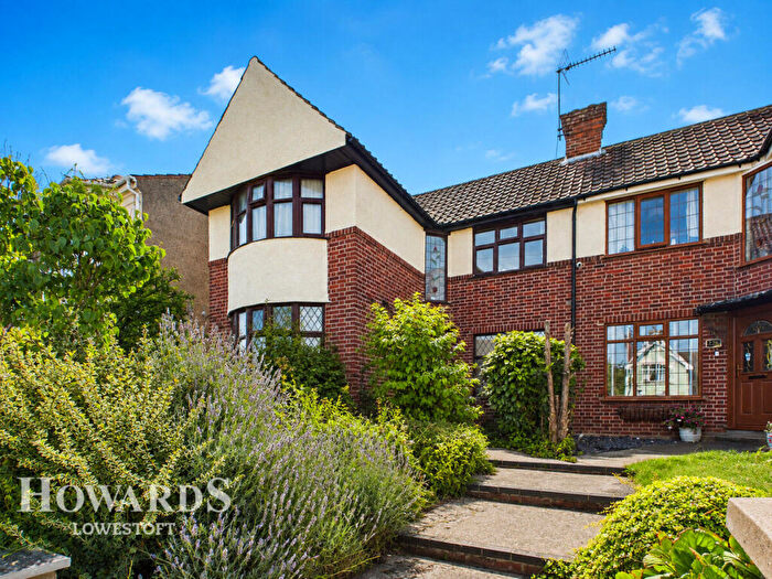 3 Bedroom Semi-Detached House For Sale In Carlton Road, Lowestoft, NR33