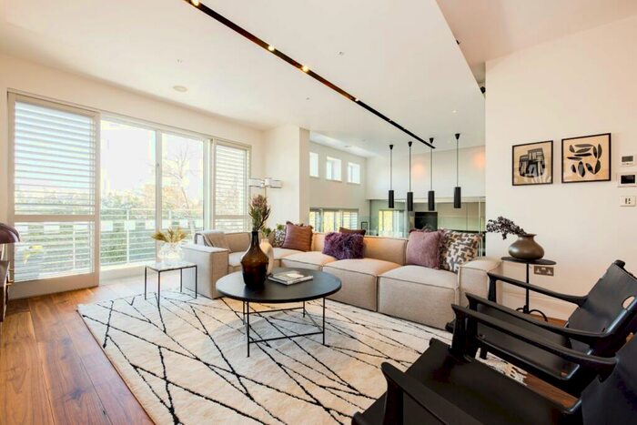 7 Bedroom Detached House To Rent In Church Mount, Hampstead Garden Suburb, London, N2