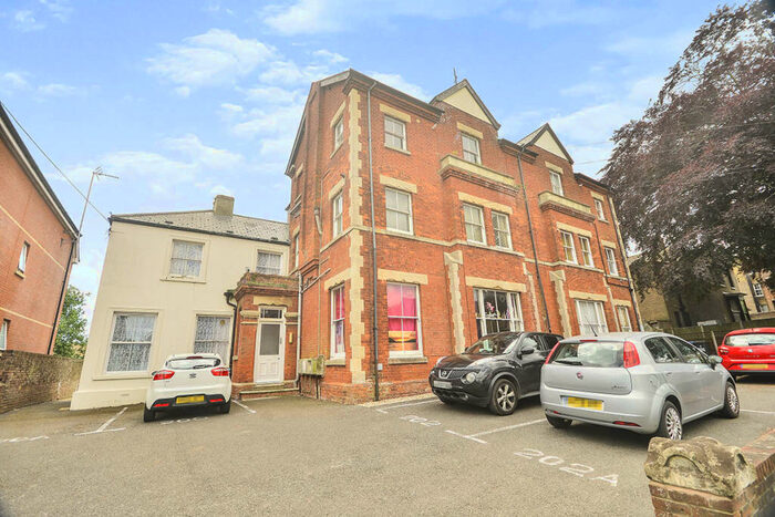 1 Bedroom Flat To Rent In Dover Road, Walmer, Deal, Kent, CT14