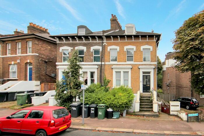 2 Bedroom Flat To Rent In Morley Road, London, SE13