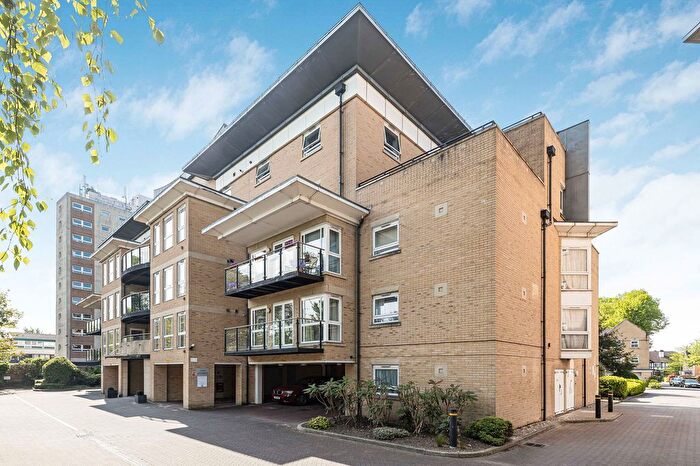 2 Bedroom Flat For Sale In Sparkes Close, Bromley, BR2