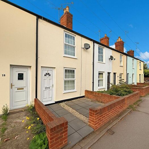 2 Bedroom Terraced House To Rent In Stoke Road, Aylesbury, HP21