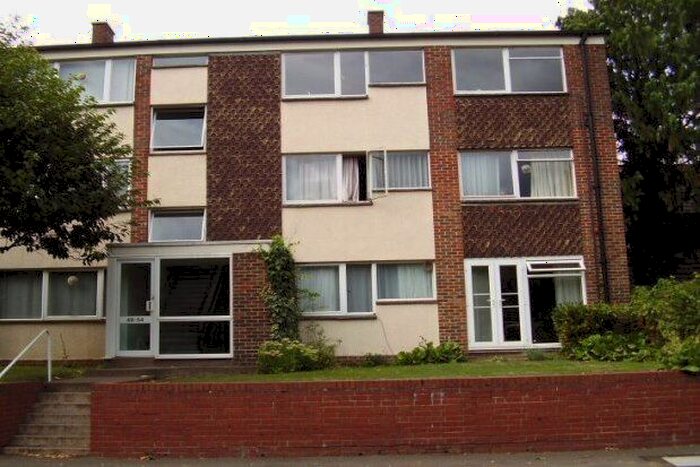 2 Bedroom Flat To Rent In Cliftonville Court, Northampton, NN1