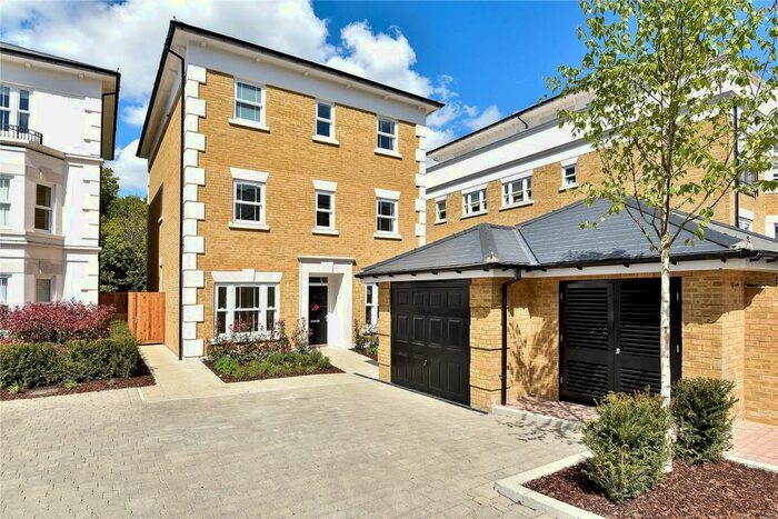 6 Bedroom Detached House To Rent In Kings Avenue, Tunbridge Wells, Kent, TN4