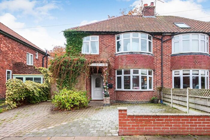 3 Bedroom Semi-detached House For Sale In Oakland Avenue, Heworth, York, YO31