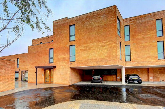 1 Bedroom Flat To Rent In Station Point, Sandycombe Road, Richmond, TW9