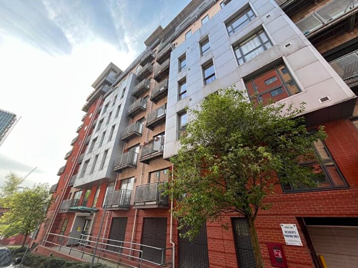 2 Bedroom Flat To Rent In Lord Street, Manchester, M4