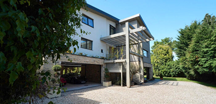 4 Bedroom Detached House For Sale In Riverside Off Tiddington Road, Stratford Upon Avon, Warwickshire., CV37