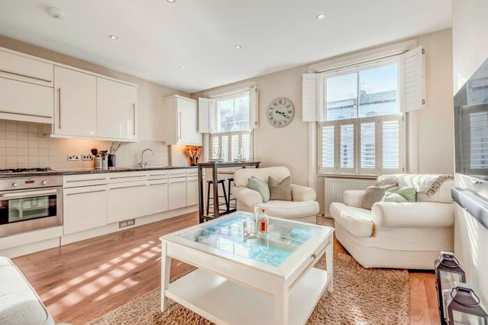 2 Bedroom Flat To Rent In Woodstock Grove, London, W12