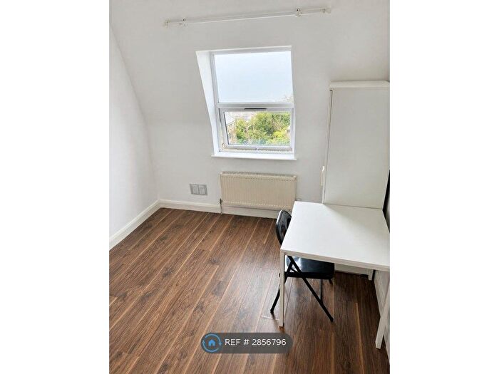 2 Bedroom Flat To Rent In Wightman Road, London, N4