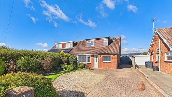 4 Bedroom Semi Detached House For Sale In Freshfields Close, Lancing, BN15