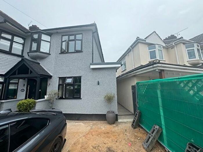 Studio To Rent In Great Cambridge Road, Waltham Cross, EN8