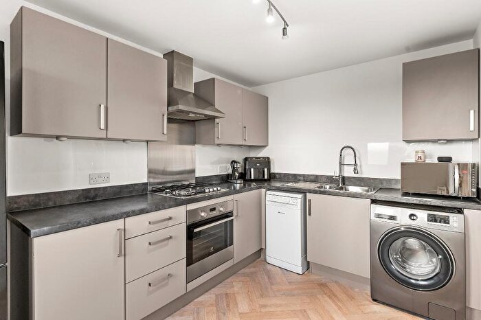 3 Bedroom Detached House For Sale In Hedgerow Drive, Kinnaird, Larbert, FK5