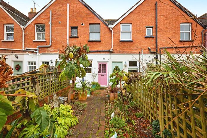 2 Bedroom Character Property For Sale In Bryanston Street, Blandford Forum, DT11