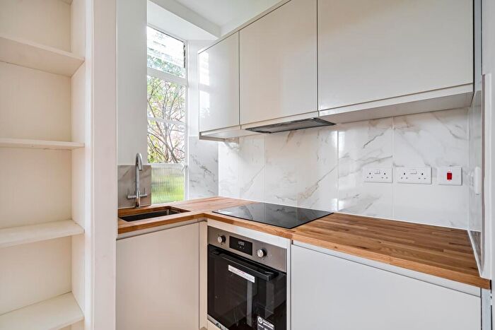 Flat To Rent In Willesden Lane London, NW6