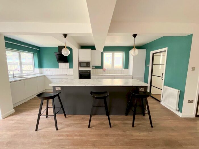 4 Bedroom Detached House To Rent In Pembury Road, Westcliff-on-Sea, SS0