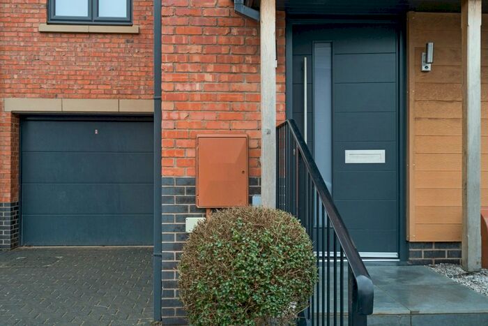 1 Bedroom Flat To Rent In Buzzard Close, Stratford-Upon-Avon, CV37